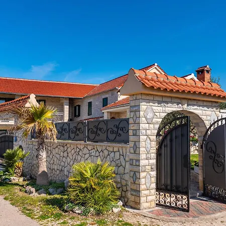 Awesome In With Wifi Tatil Evi Benkovac