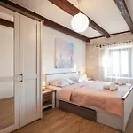 Ferienhaus Beautiful In Benkovac