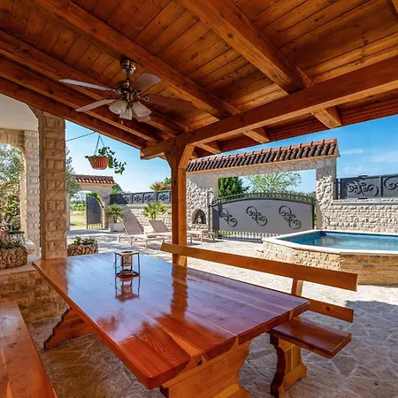 Дом отдыха Awesome In With Wifi *