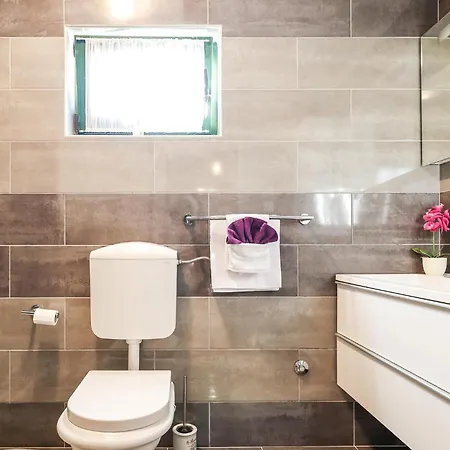 Дом отдыха Awesome In With Wifi *