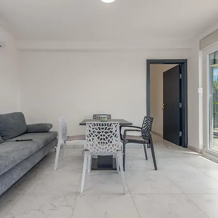 Holiday home Awesome In With Wifi